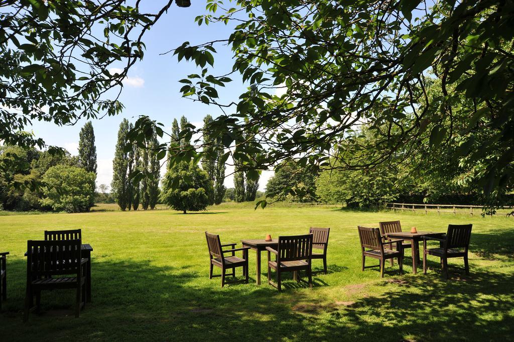 Mercure York Fairfield Manor Hotel Exterior photo