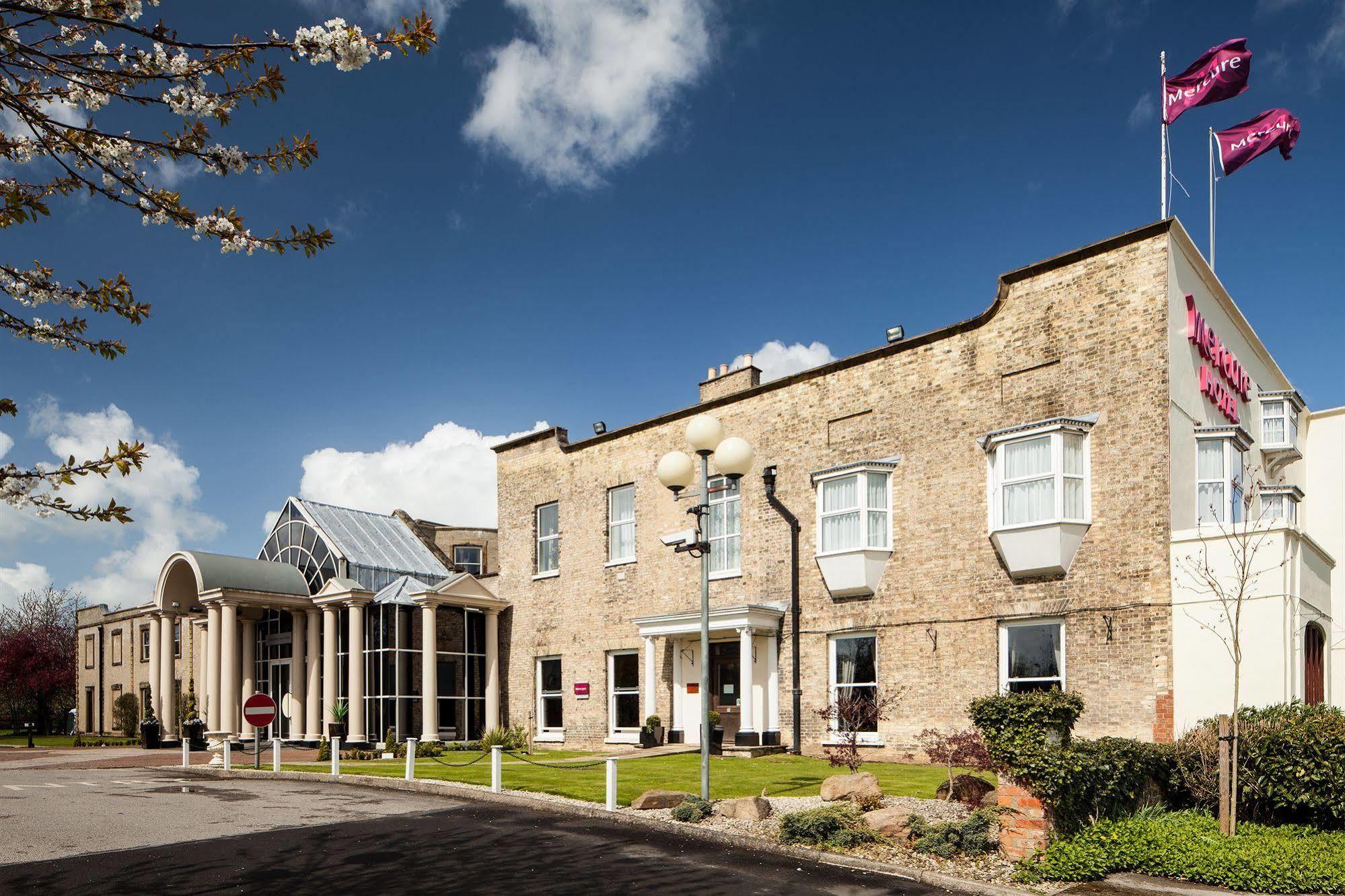 Mercure York Fairfield Manor Hotel Exterior photo